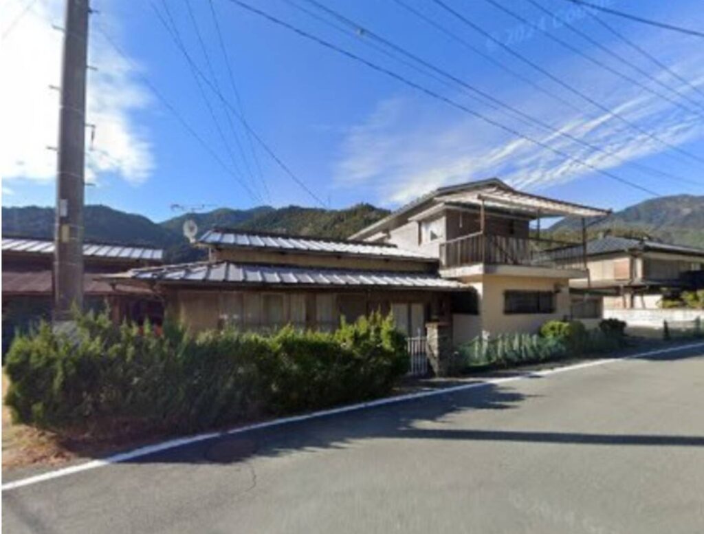 （商談中）№E298 9/24価格0円に更新！E298【静岡県浜松市天竜区】農地（畑）つきの古民家あげます！畑は防草シートを敷いて管理。水回りの改修等必要です。農業委員会へ農地取得の手続きが必須です。０円物件！
