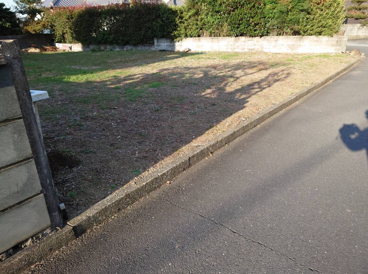 【大分県佐伯市鶴見】農地1筆（休耕地で第三種農地）、お譲りします。家を建てる等の宅地転用も可能です（佐伯市農業委員会に問い合わせており、宅地転用可能の回答を得ています）。
