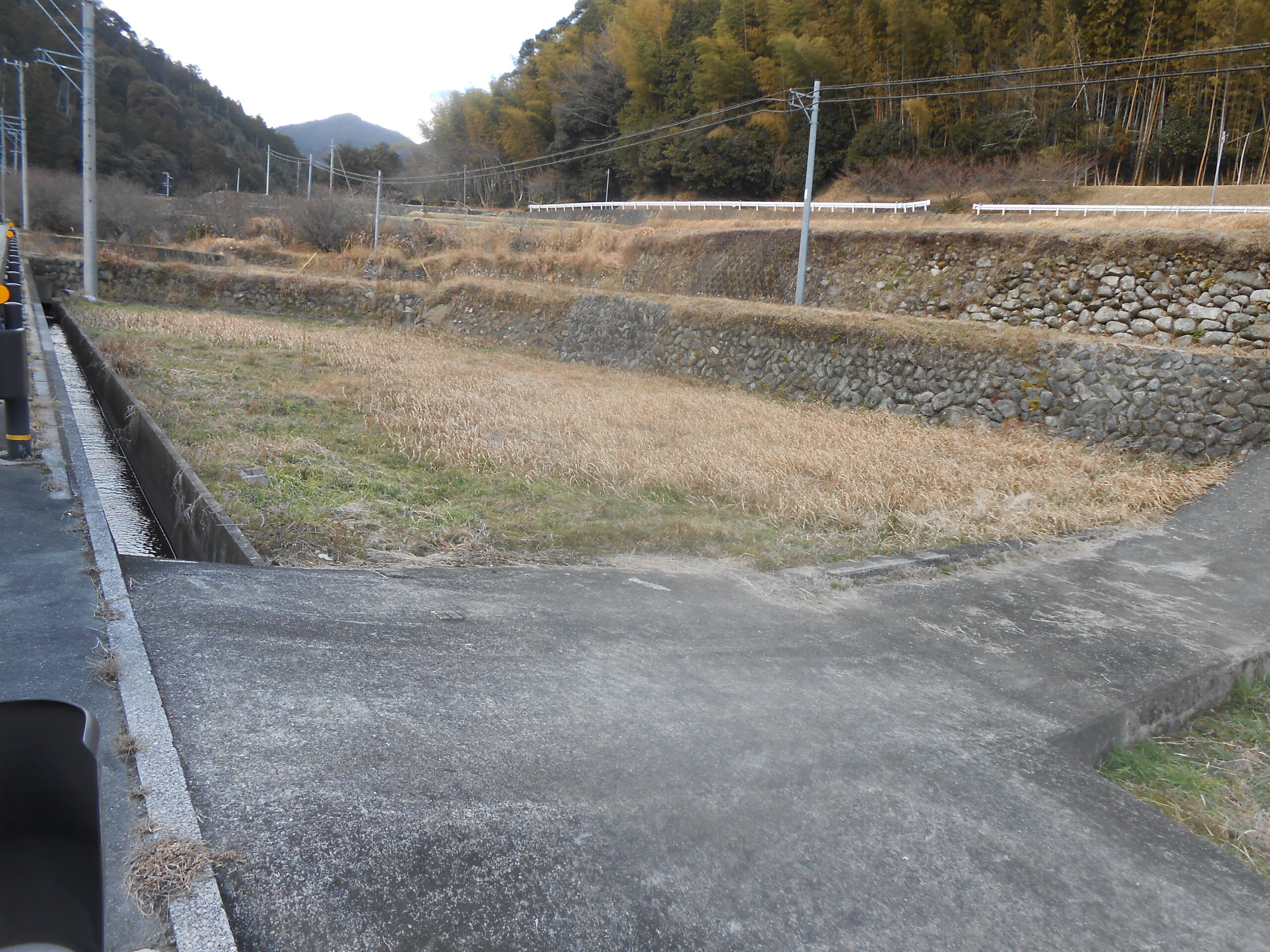 【三重県松阪市辻原町】農地（田）2筆あげます！定期的に草刈りをして管理中です。