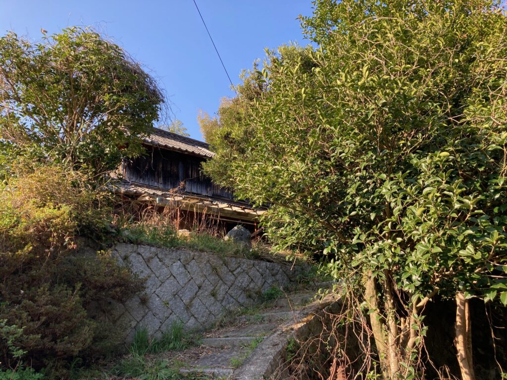 【山口県柳井市伊保庄】土地（空き家となった建物がある宅地）あげます！譲ります！