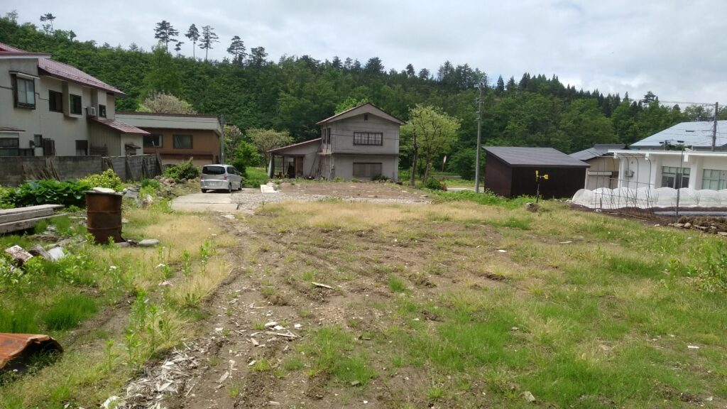 №B0261【山形県尾花沢市延沢】土地（更地化した宅地＋山林）あげます！譲ります！0円物件！